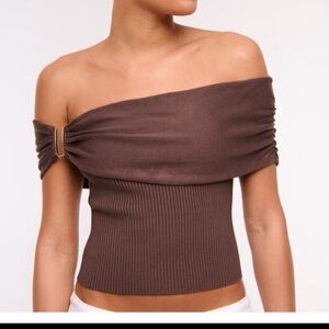 Abercrombie and Fitch Hardware Off-The-Shoulder Sweater Top Size L Brand New